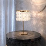 Настольный светильник с перламутром 208101 латунь/перламутр — изображение 4